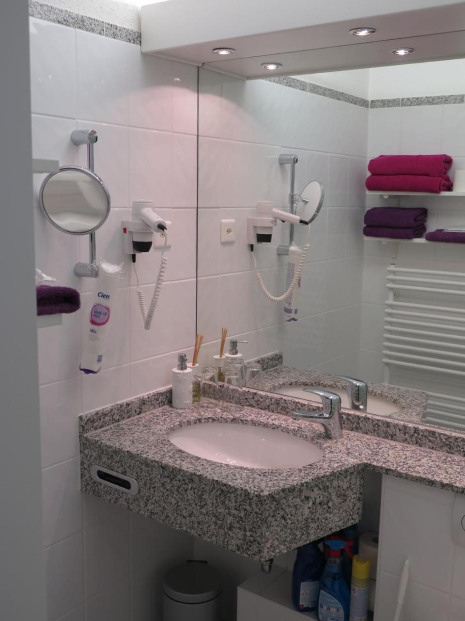 Swiss Seeblick Apartment Mit Hotelanbindung 베아텐베르크 외부 사진
